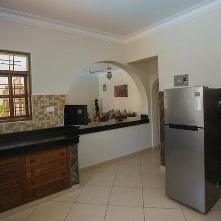 Diani Pearl Apartment Диани Бийч Екстериор снимка